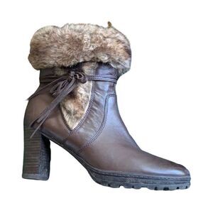 Caprice Women's Leather Faux Fur Heeled Brown Boots - Size 8